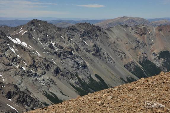 A crista rochosa do Cerro Piltriquitrón, em El Bolsón, na Argentina